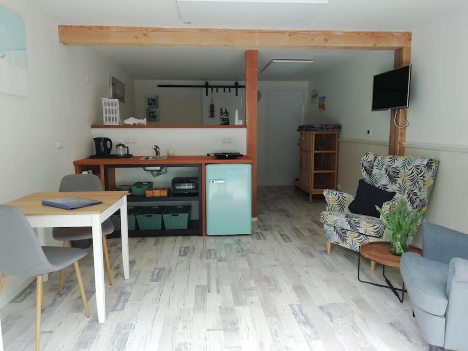 Strandhuisje Daan Dicht Bij Zee En Strand 칼란트소그 외부 사진